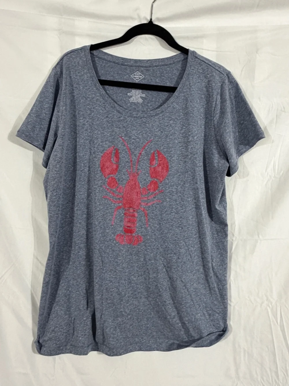 St. John's Bay Gray Short-Sleeve Tee with Pink-Red Lobster Print - Picture 1 of 4